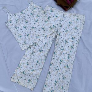 Vintage Floral White and Blue Women's Set
